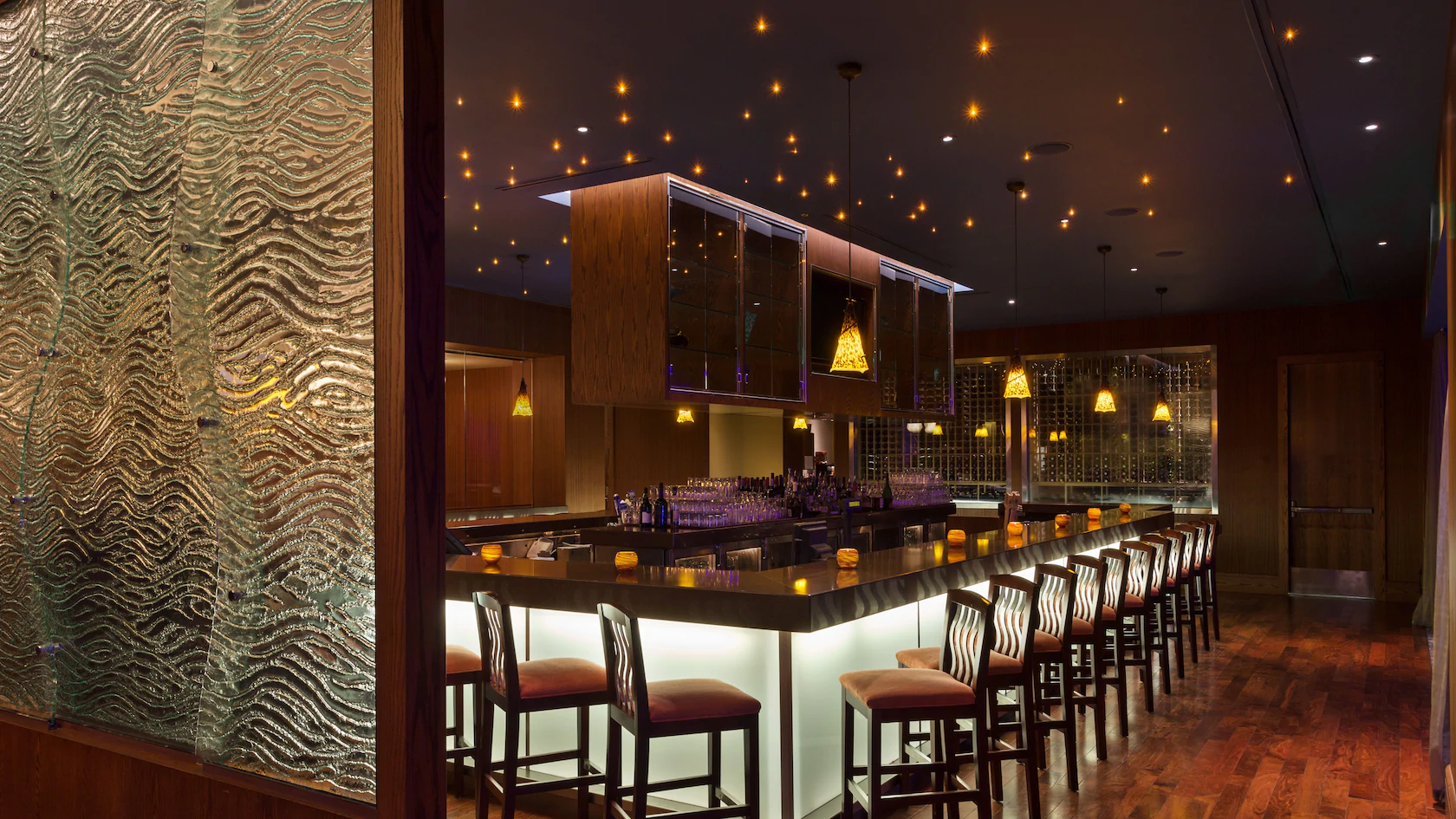 The Wave Lounge dining photo