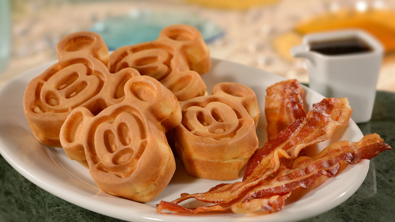 Beach Club Marketplace dining photo