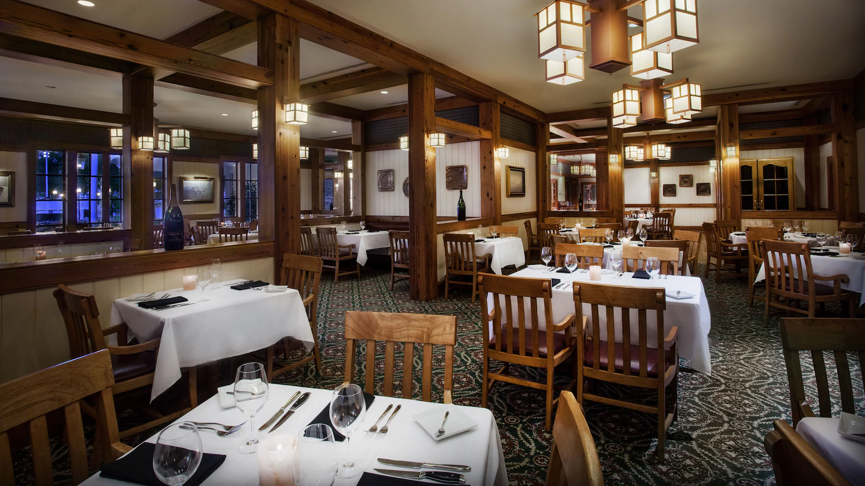 Yachtsman Steakhouse dining photo
