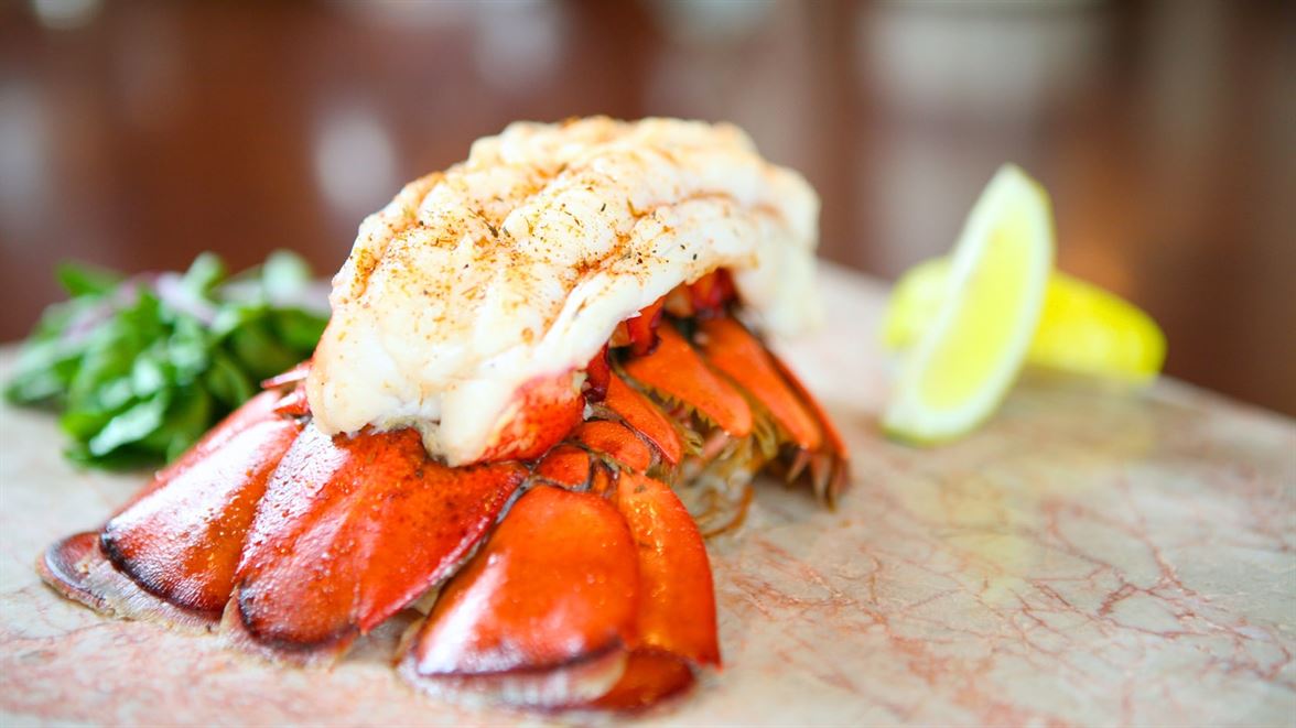 Yachtsman Steakhouse dining photo