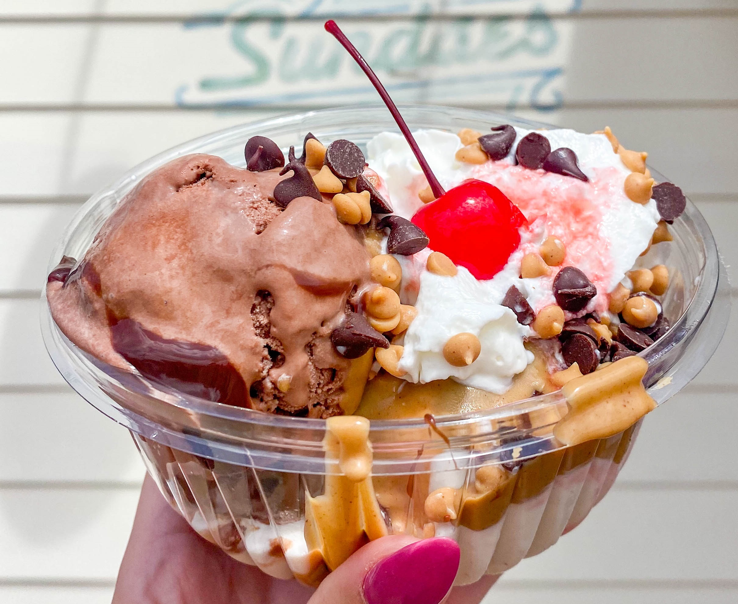 Boardwalk Ice Cream: dining photo