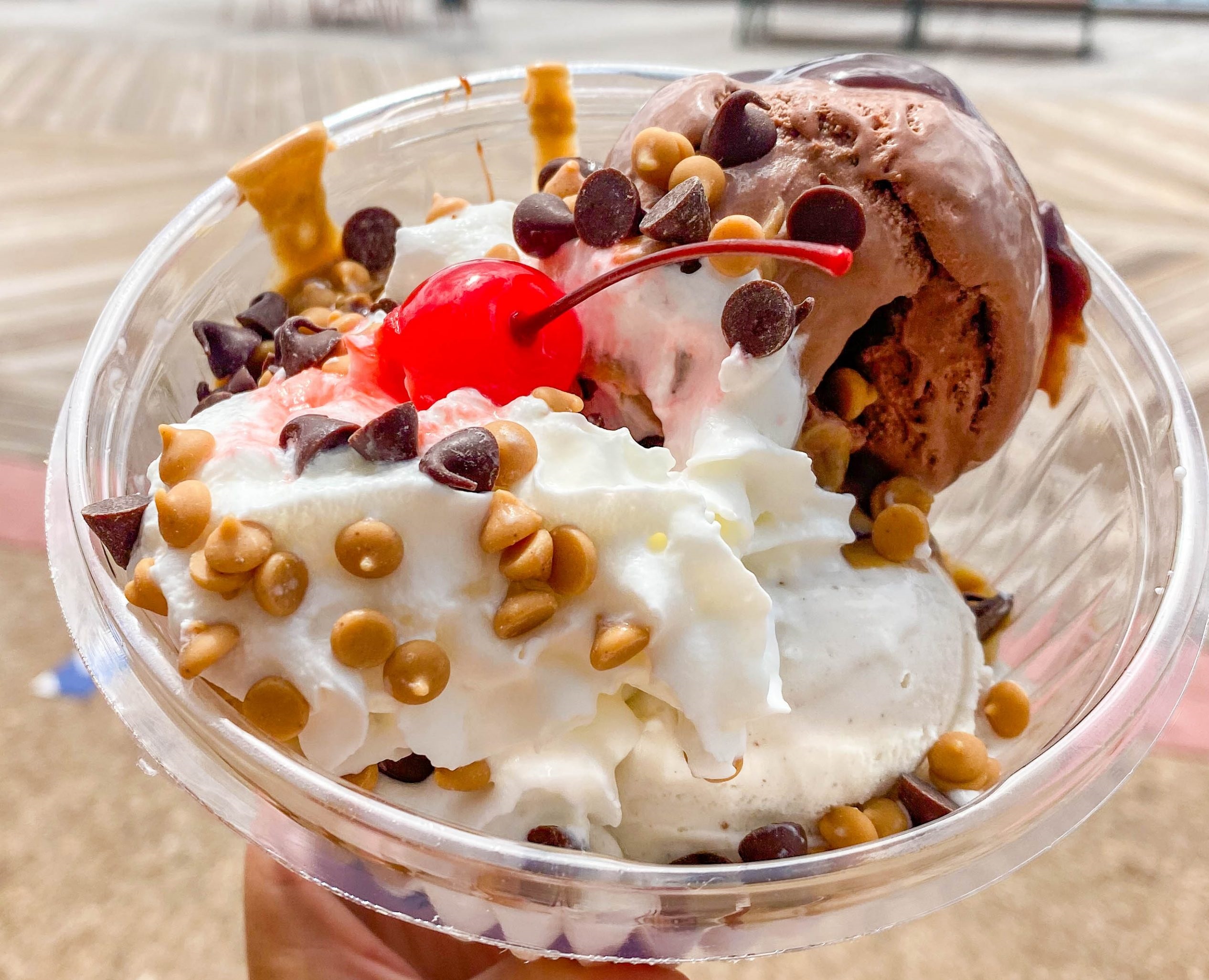 Boardwalk Ice Cream: dining photo