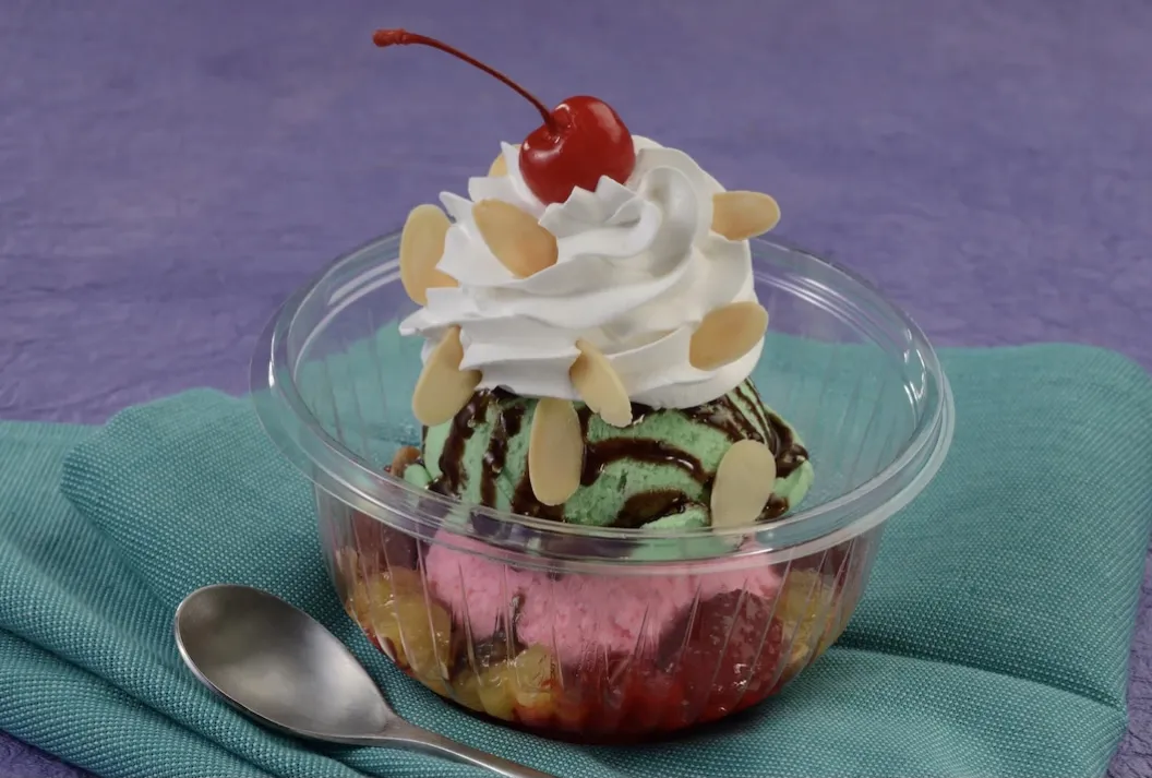 Boardwalk Ice Cream: dining photo