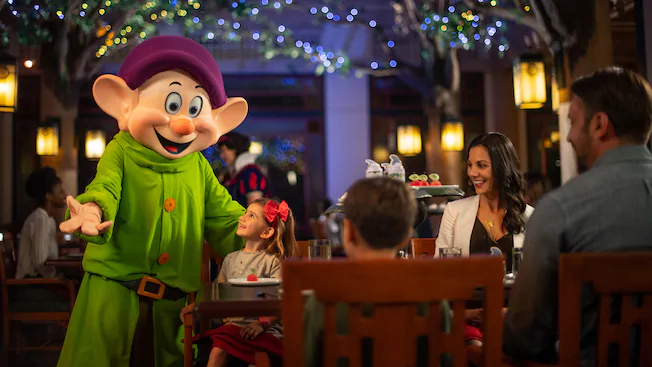 Storybook Dining at Artist Point with Snow White
