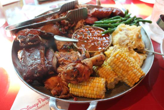 Whispering Canyon Cafe dining photo