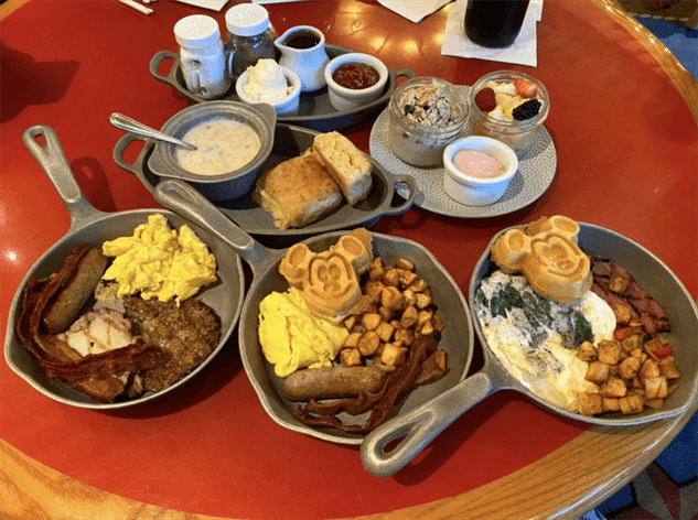 Whispering Canyon Cafe dining photo