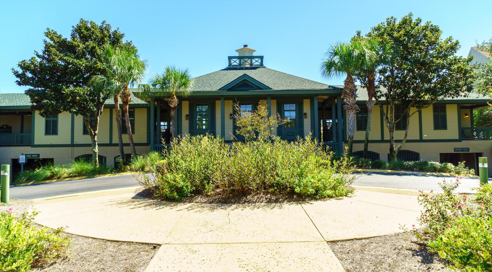 Deluxe Studio room at Hilton Head Island Resort