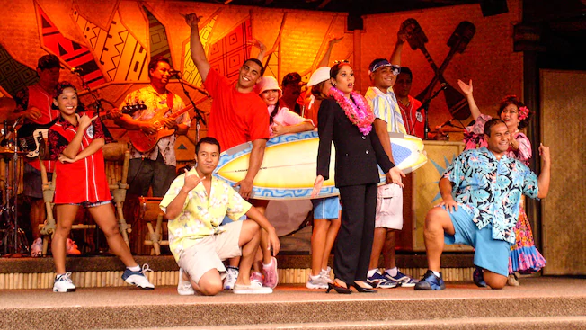 Disney's Spirit of Aloha Dinner Show dining photo