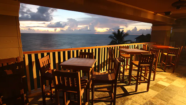 The Green Cabin Room dining photo